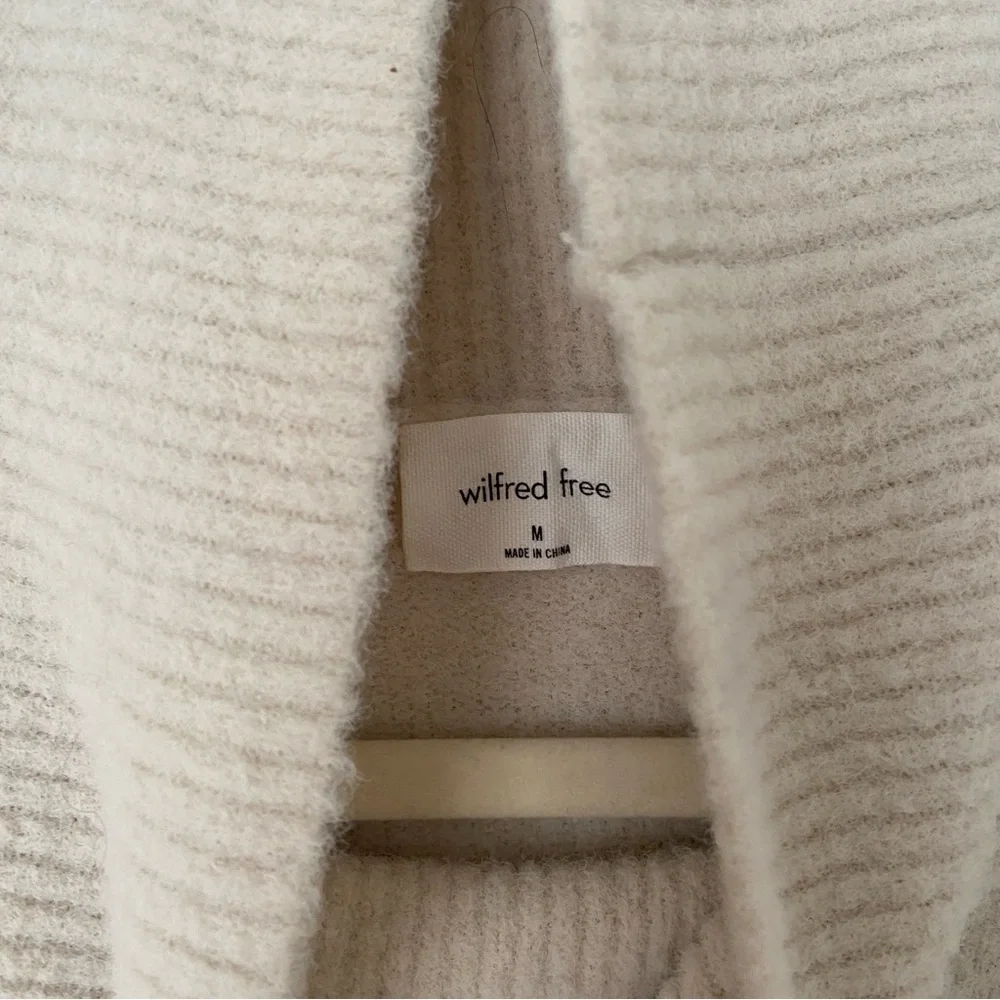 Aritzia Wilfred Free Hush Knit Turtleneck Sweater in Cream - Picture 5 of 10